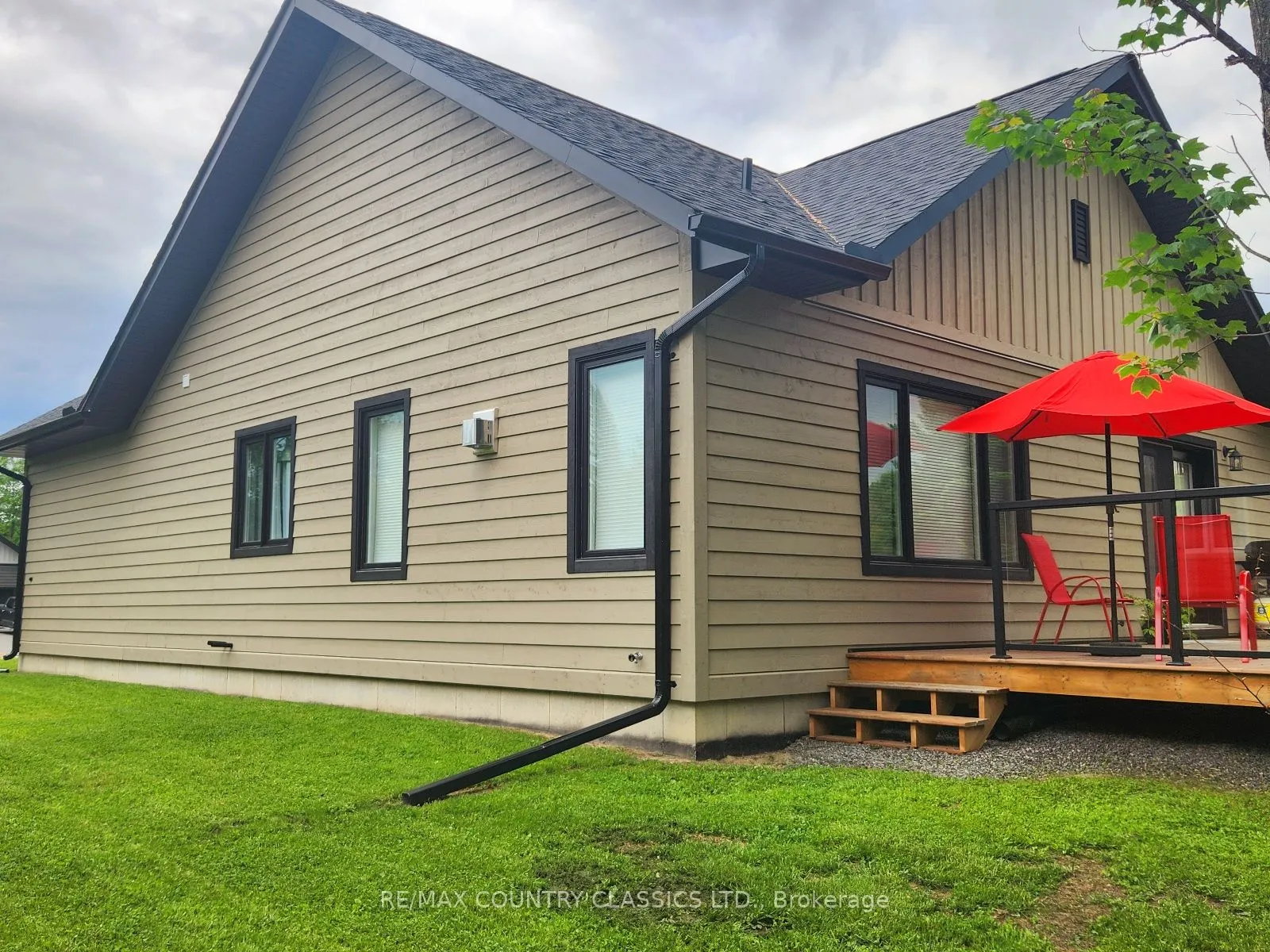 8 Bancroft Ridge Drive
