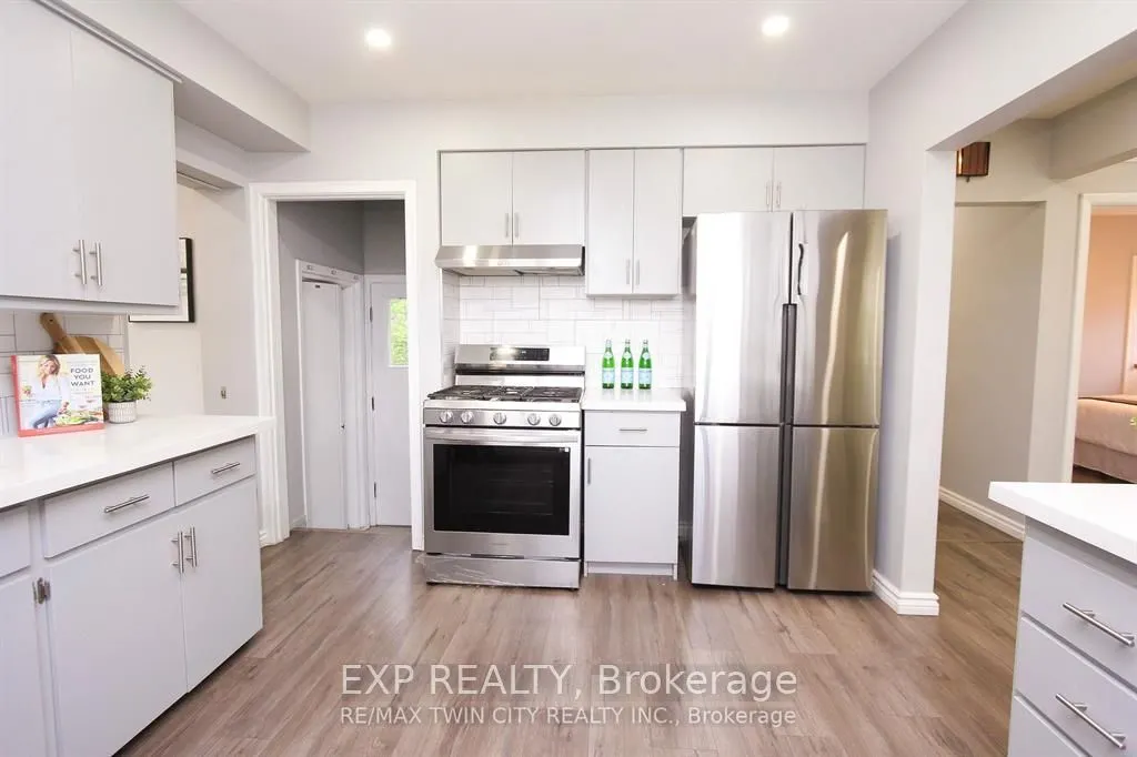 284 Cedar Crescent