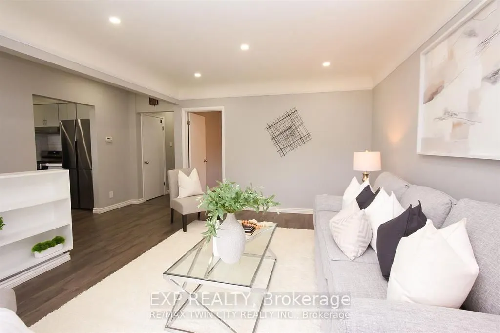 284 Cedar Crescent