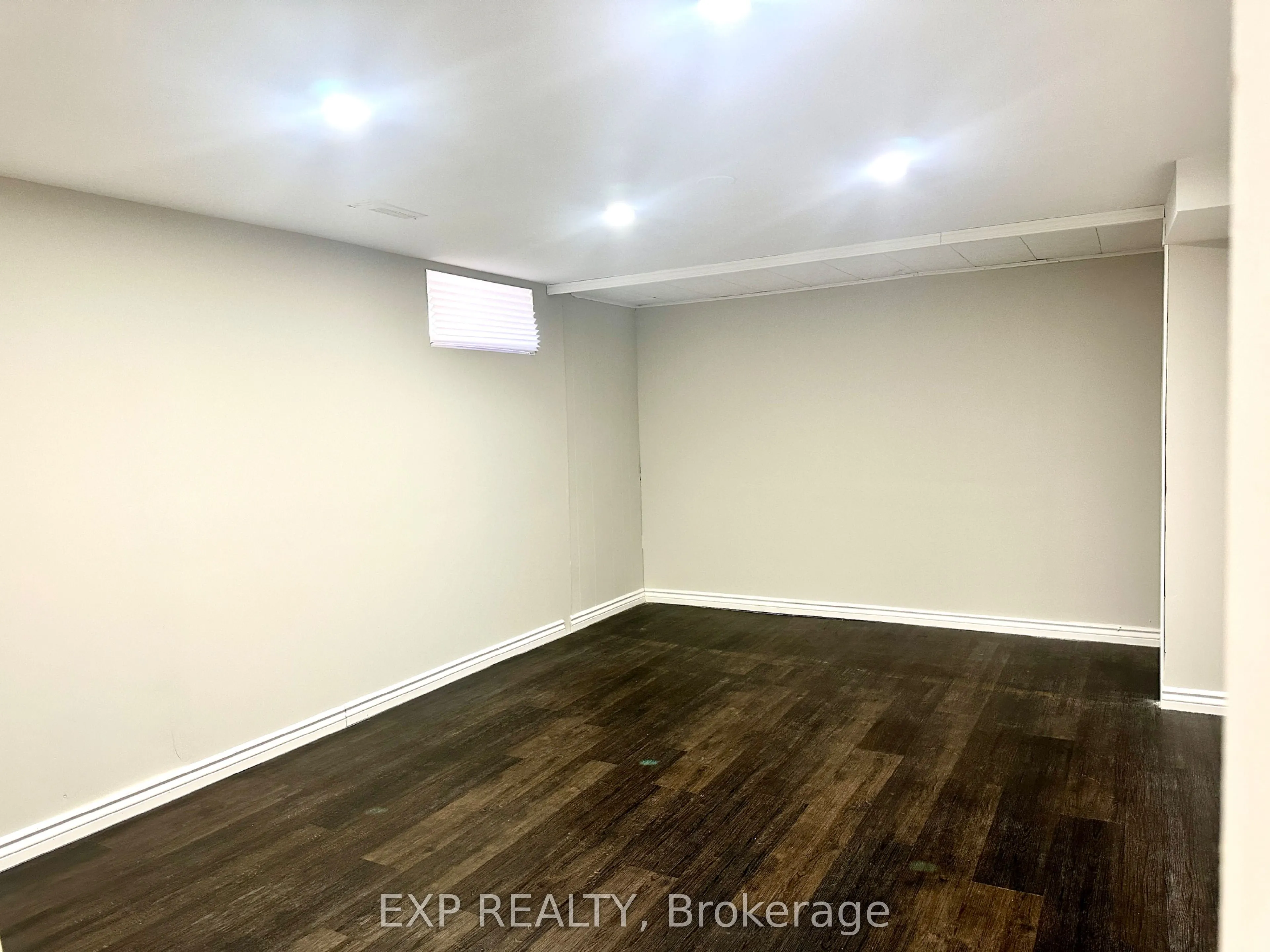 284 Cedar Crescent