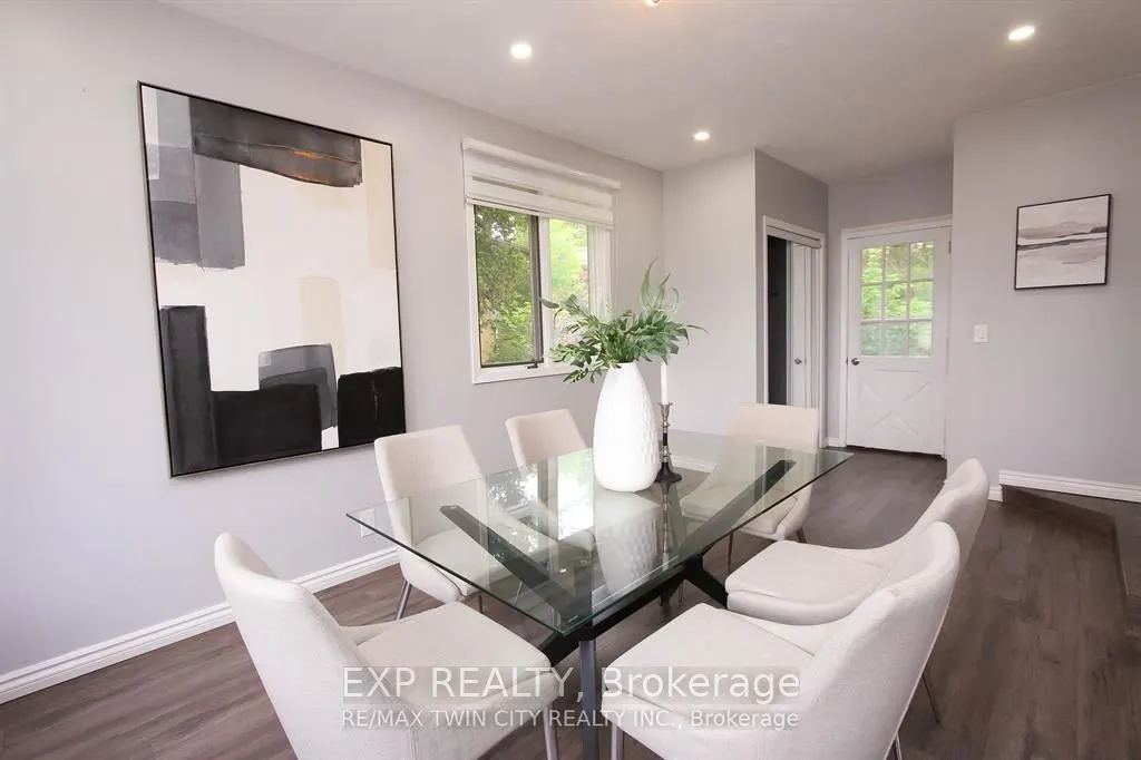 284 Cedar Crescent