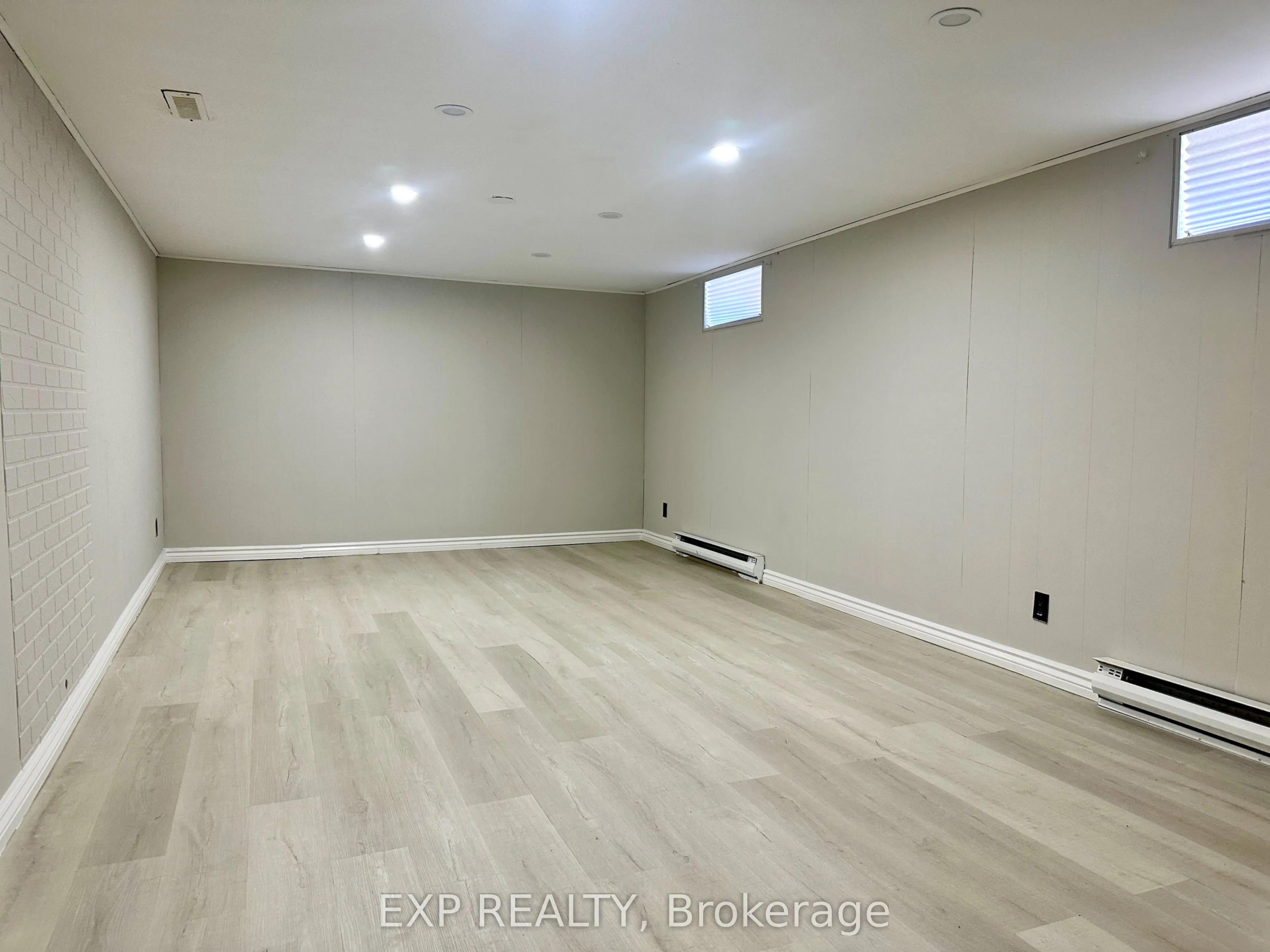 284 Cedar Crescent
