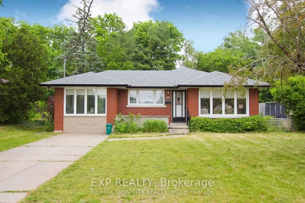 284 Cedar Crescent