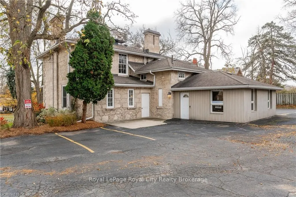 25 WATERLOO Avenue
