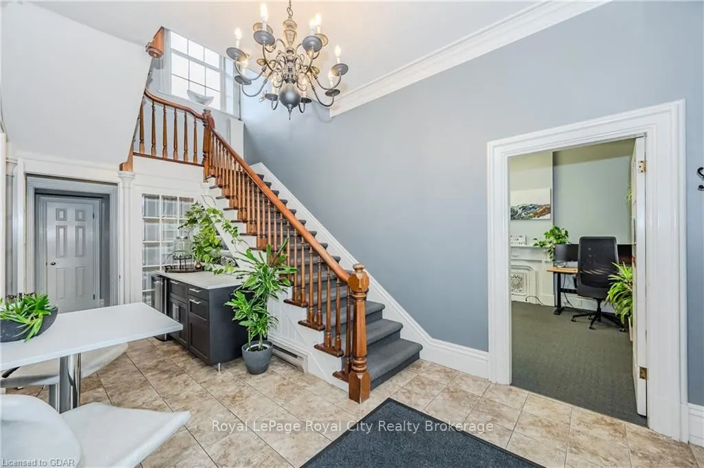 25 WATERLOO Avenue