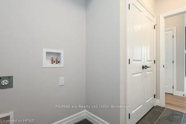 6 DIAMOND Street