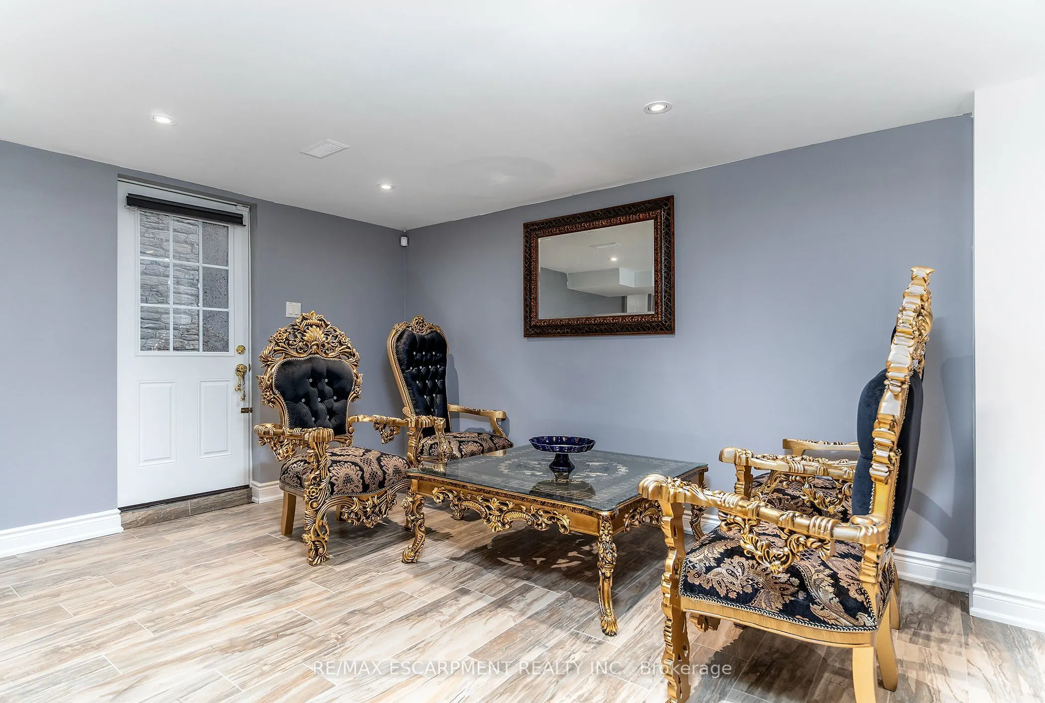 28 STONEGATE Drive