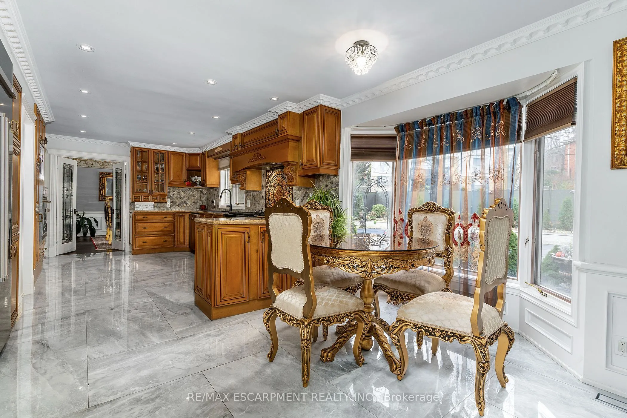 28 STONEGATE Drive
