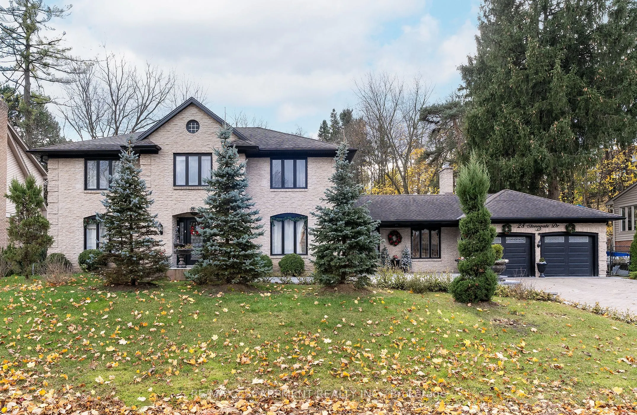 28 STONEGATE Drive