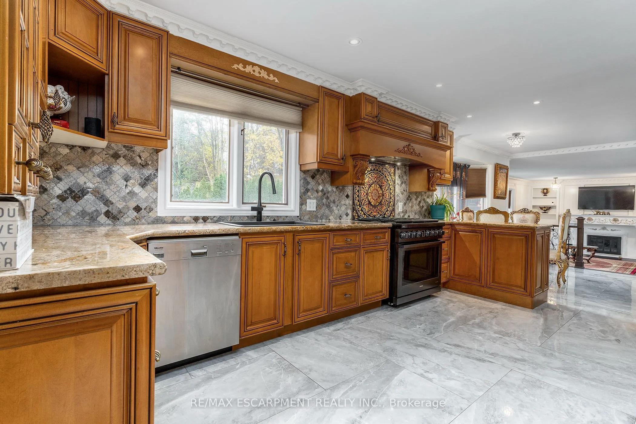 28 STONEGATE Drive