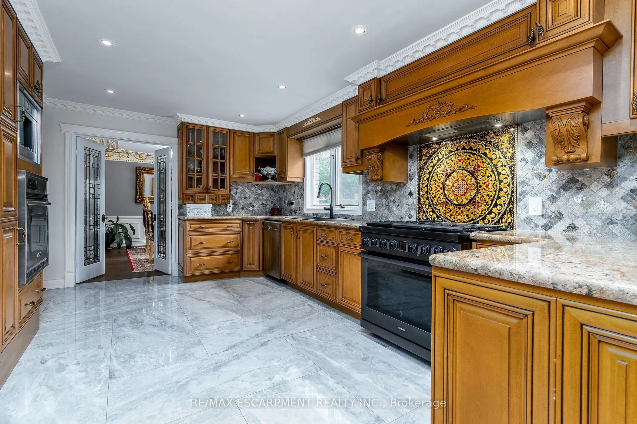 28 STONEGATE Drive