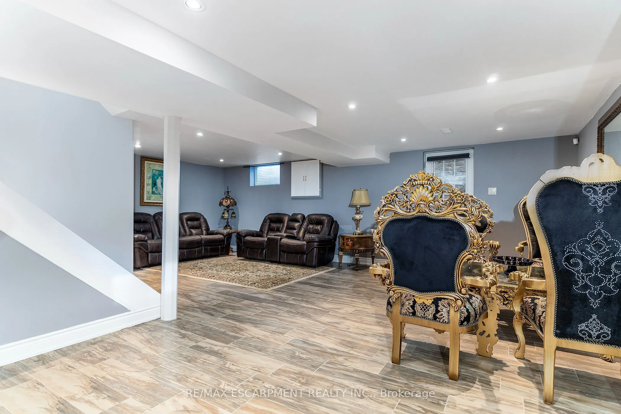 28 STONEGATE Drive