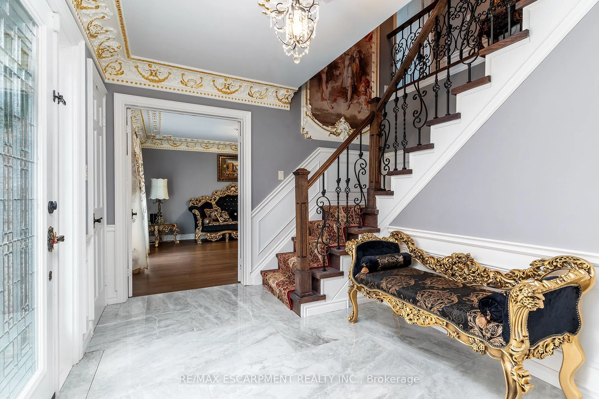 28 STONEGATE Drive