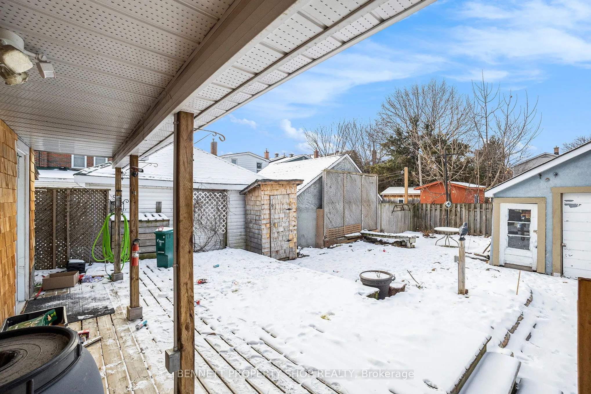 292 Loretta Avenue S