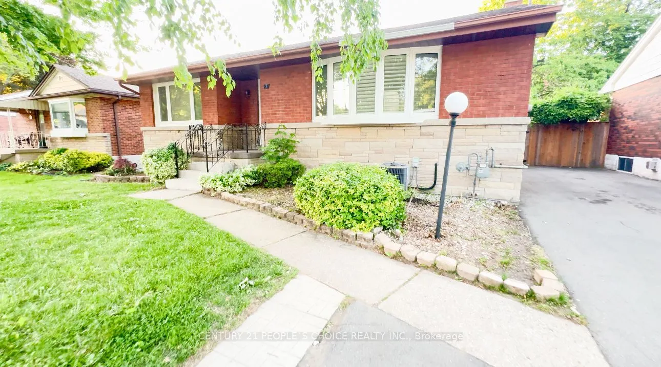 7 Hardale Crescent