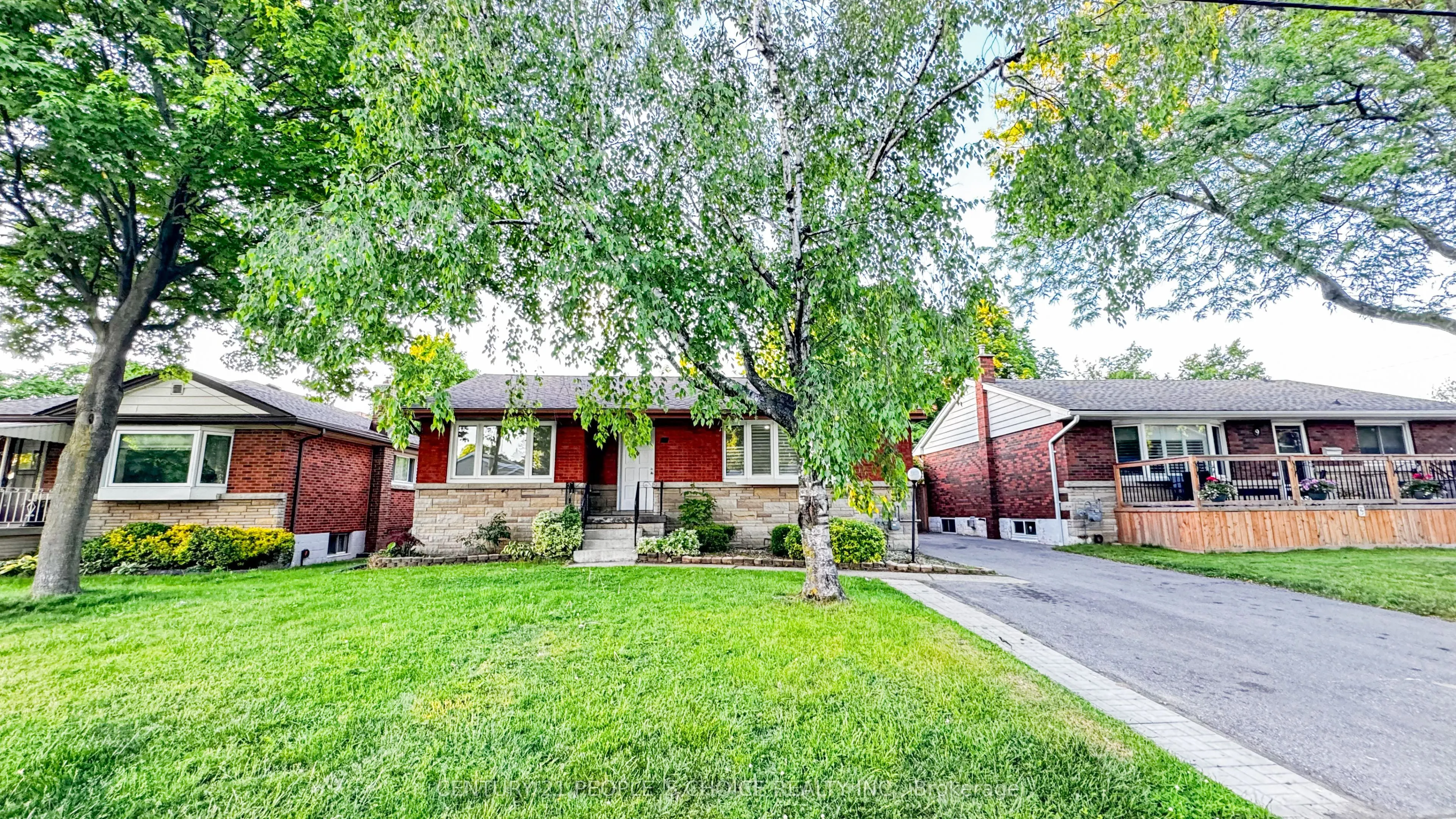 7 Hardale Crescent