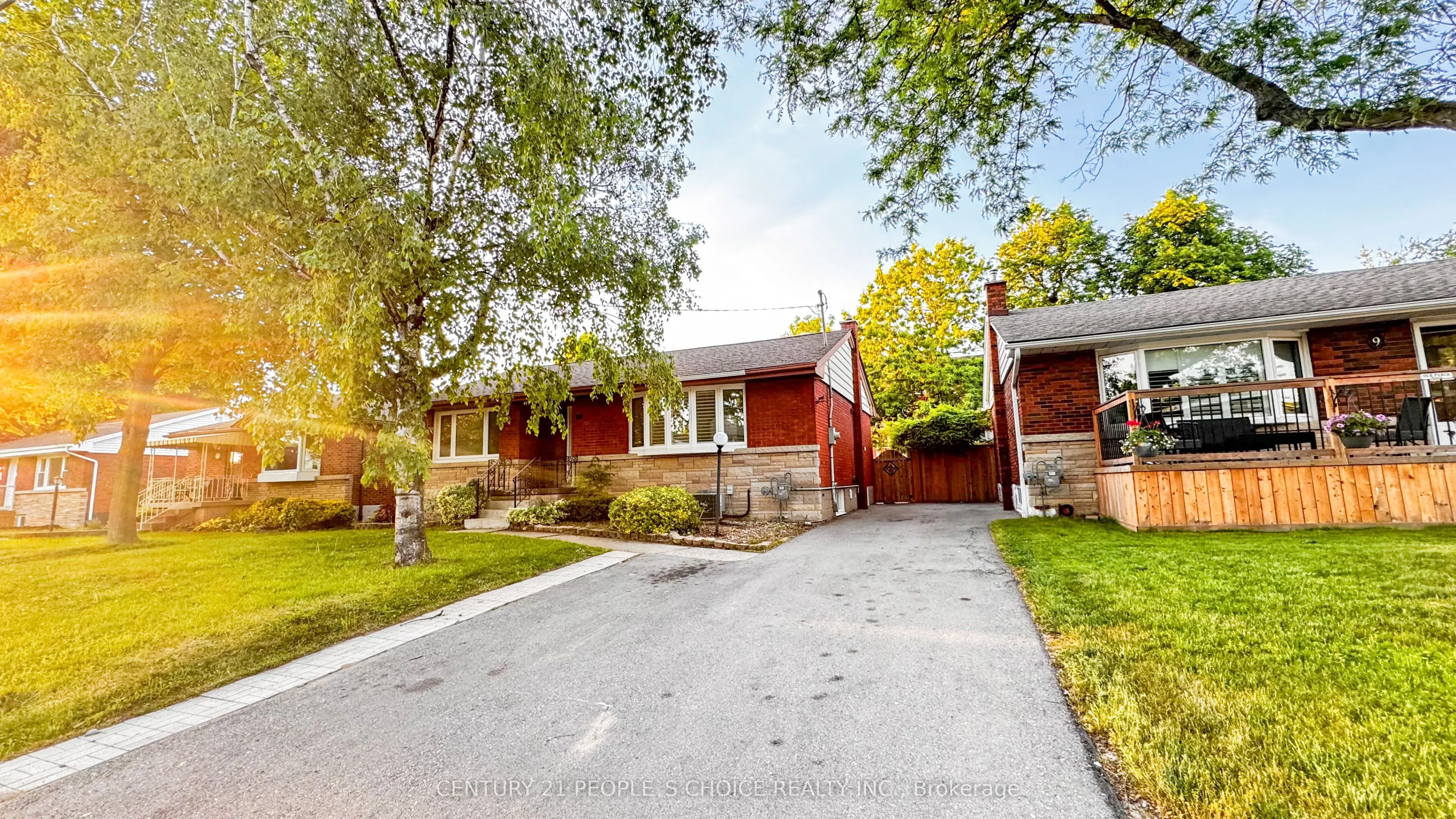 7 Hardale Crescent