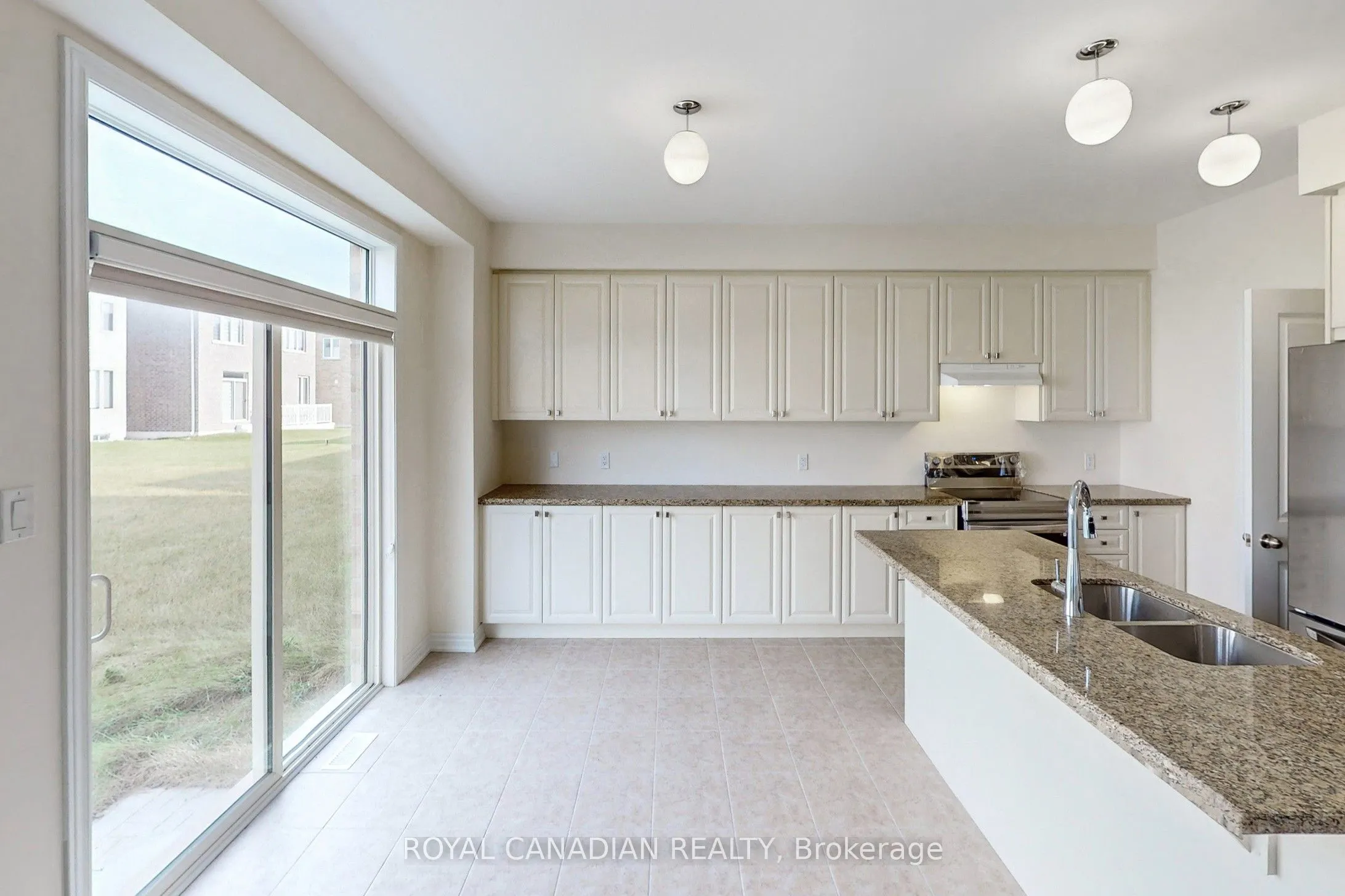 529 Red Elm Road W