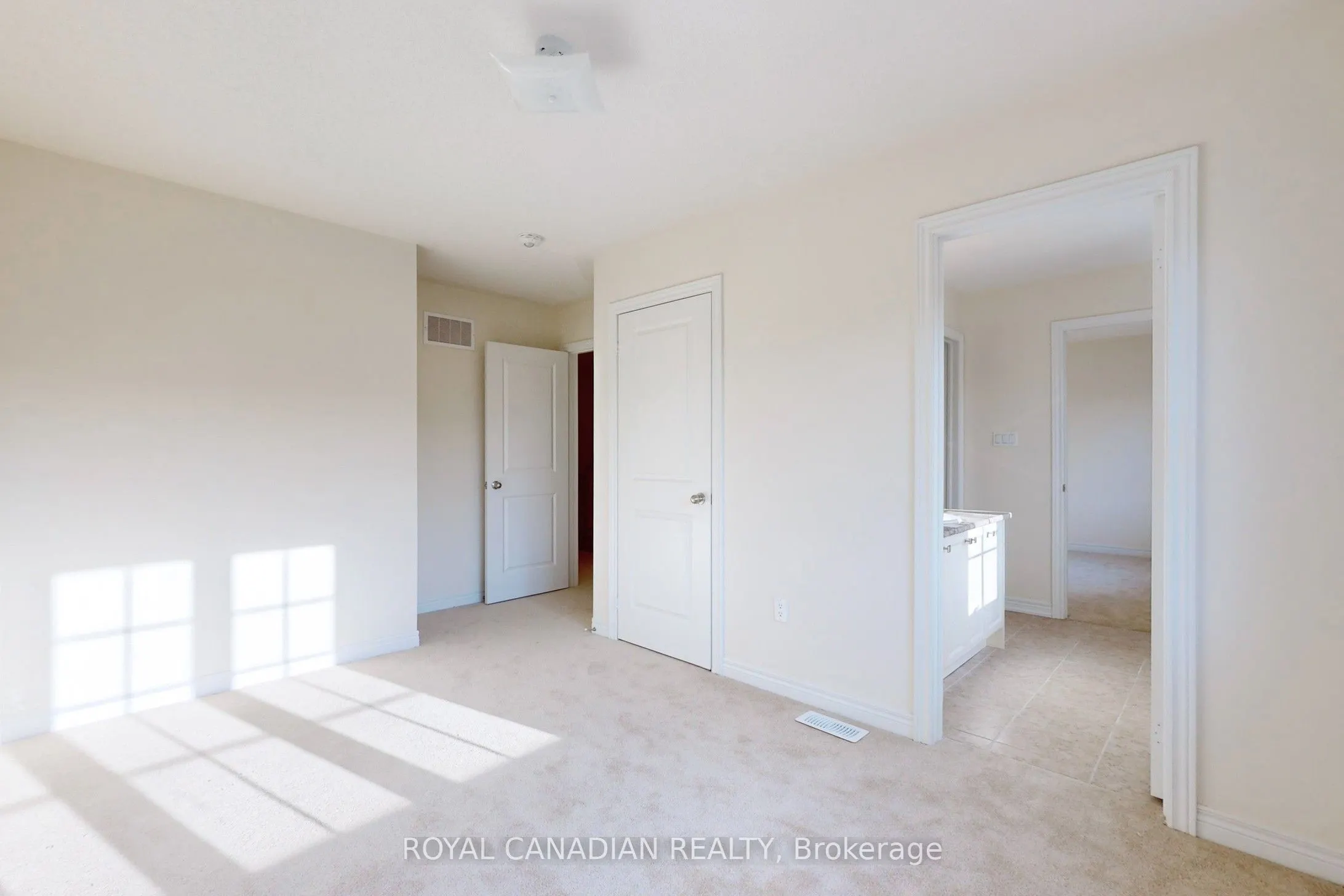 529 Red Elm Road W