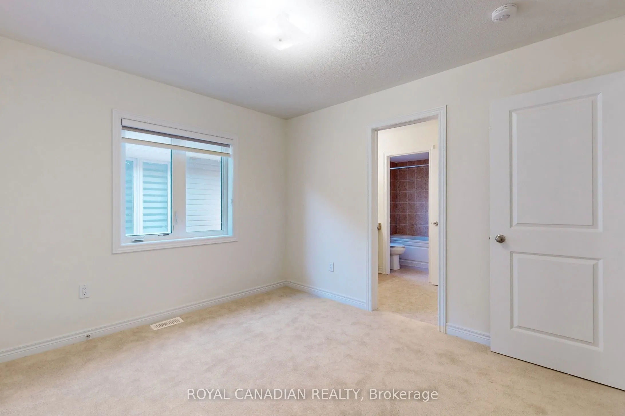 529 Red Elm Road W