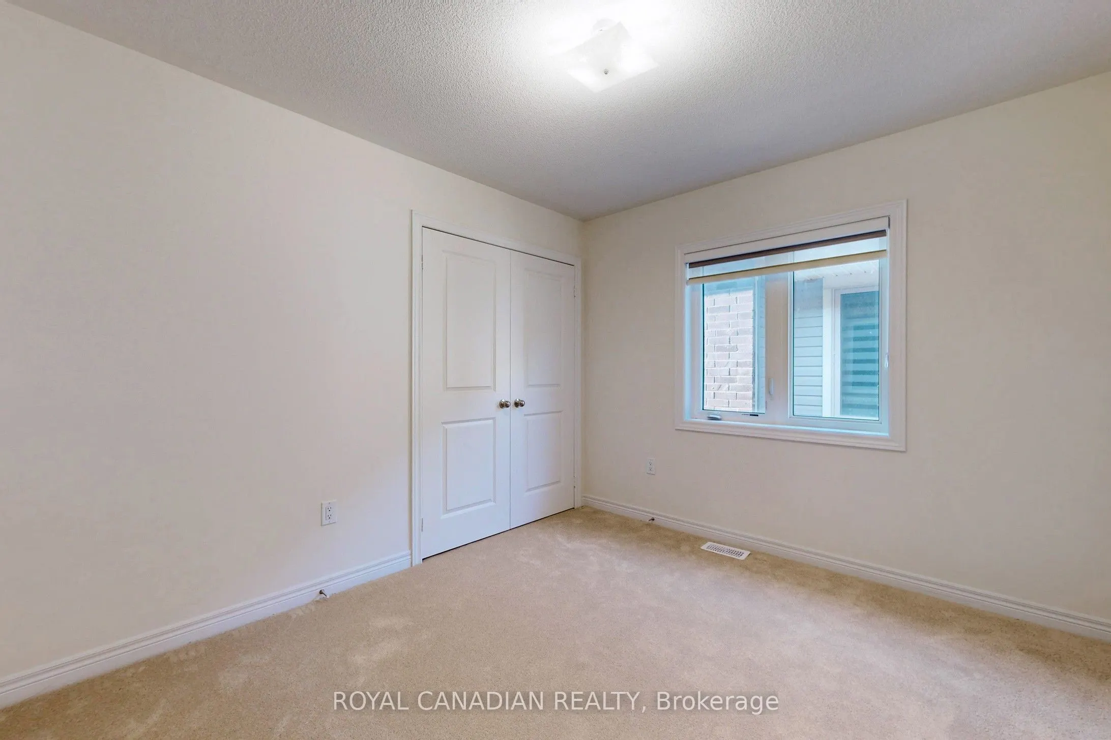 529 Red Elm Road W