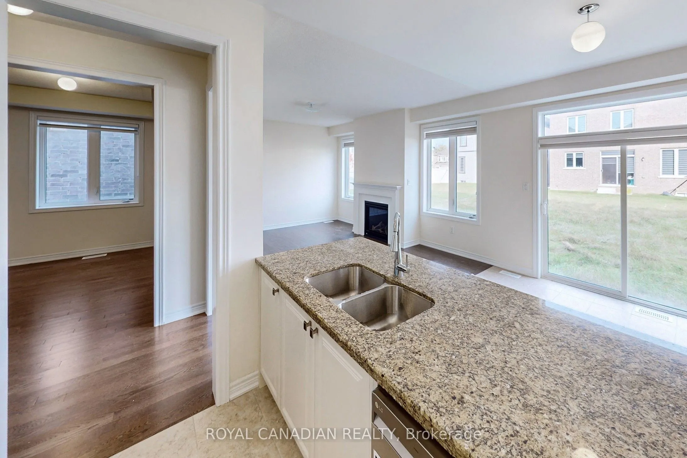 529 Red Elm Road W