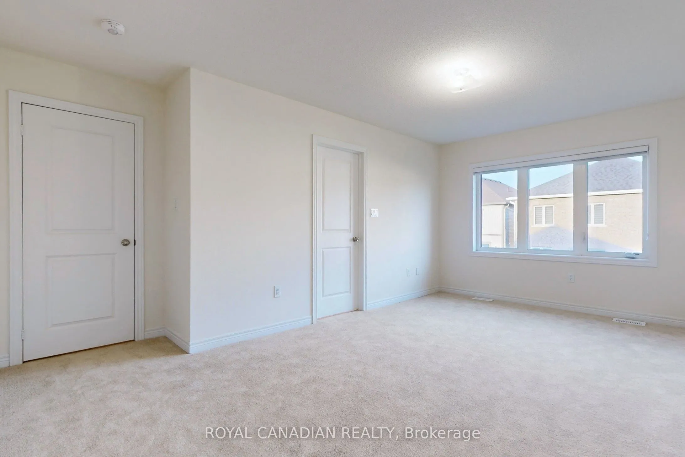 529 Red Elm Road W
