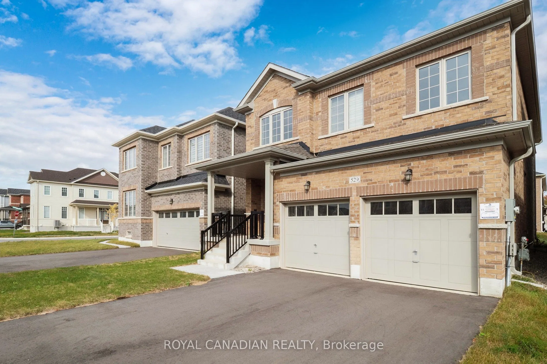 529 Red Elm Road W