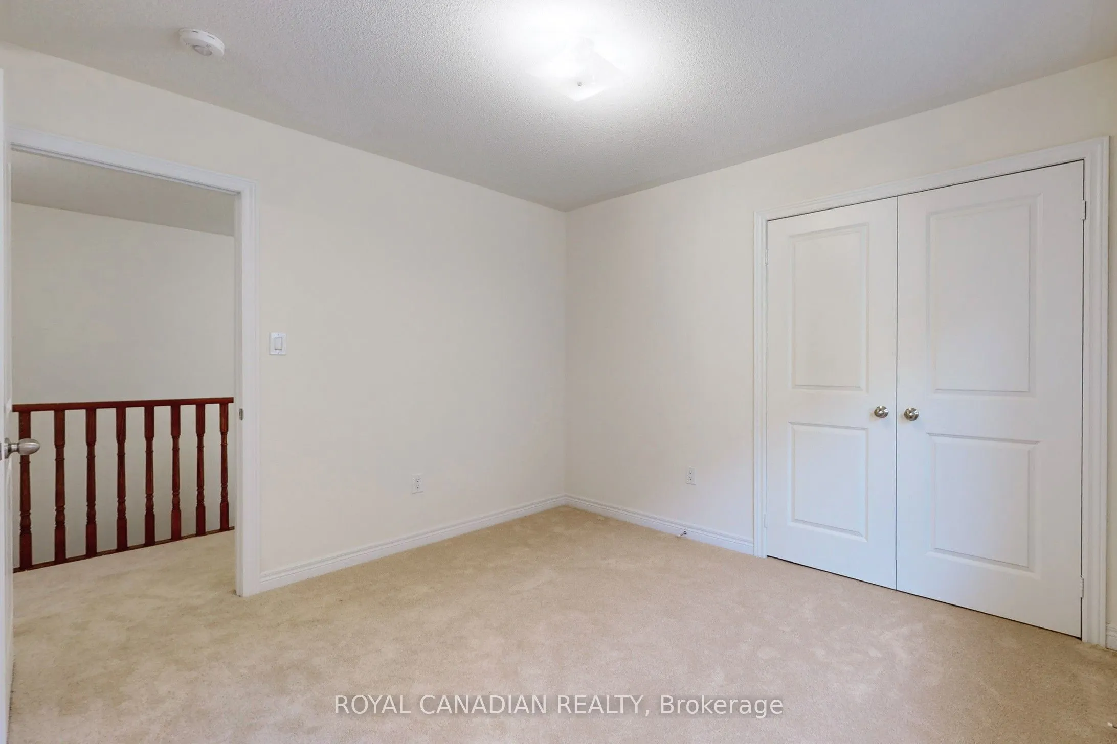 529 Red Elm Road W