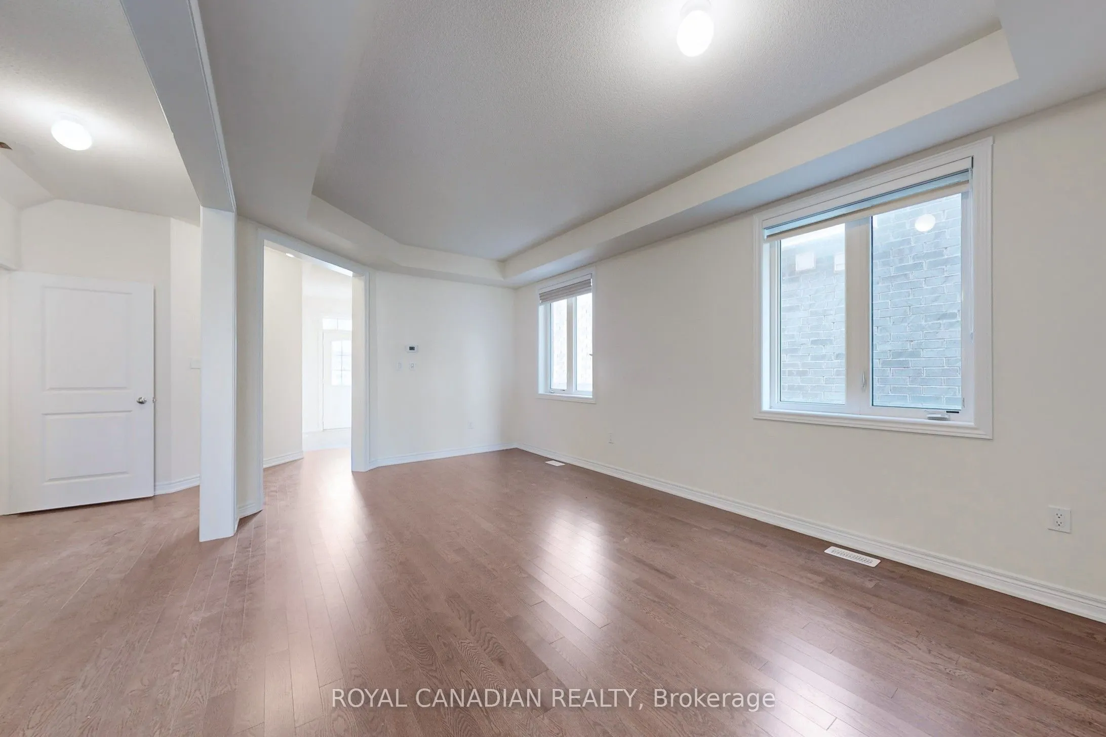 529 Red Elm Road W
