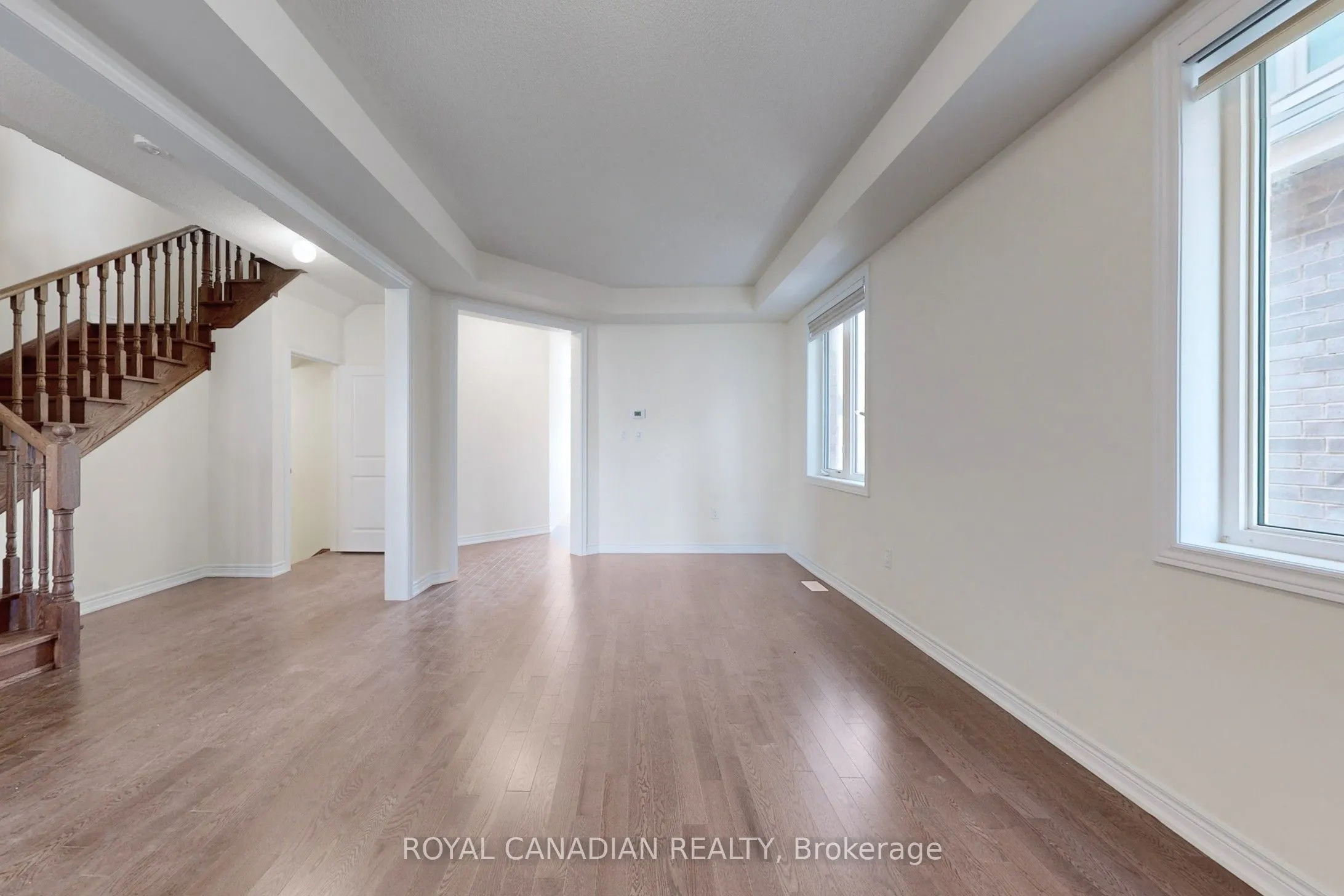 529 Red Elm Road W