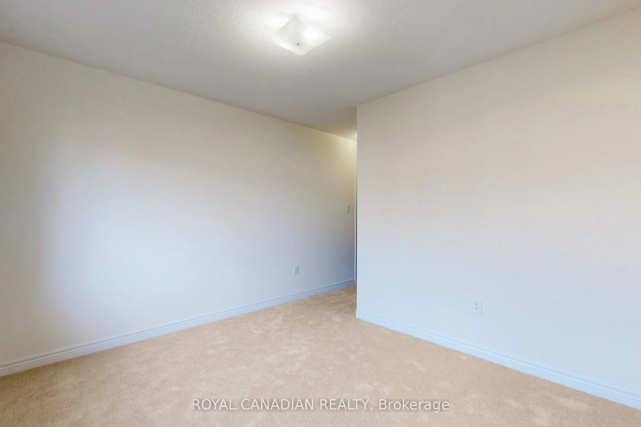 529 Red Elm Road W