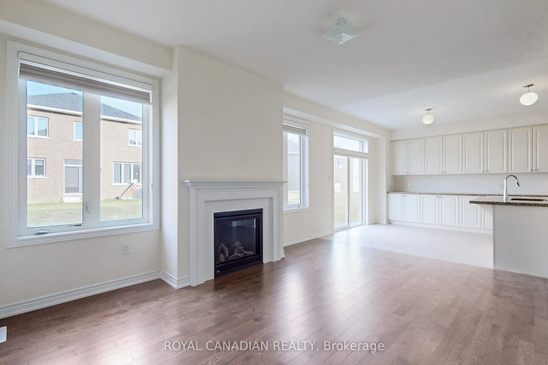529 Red Elm Road W