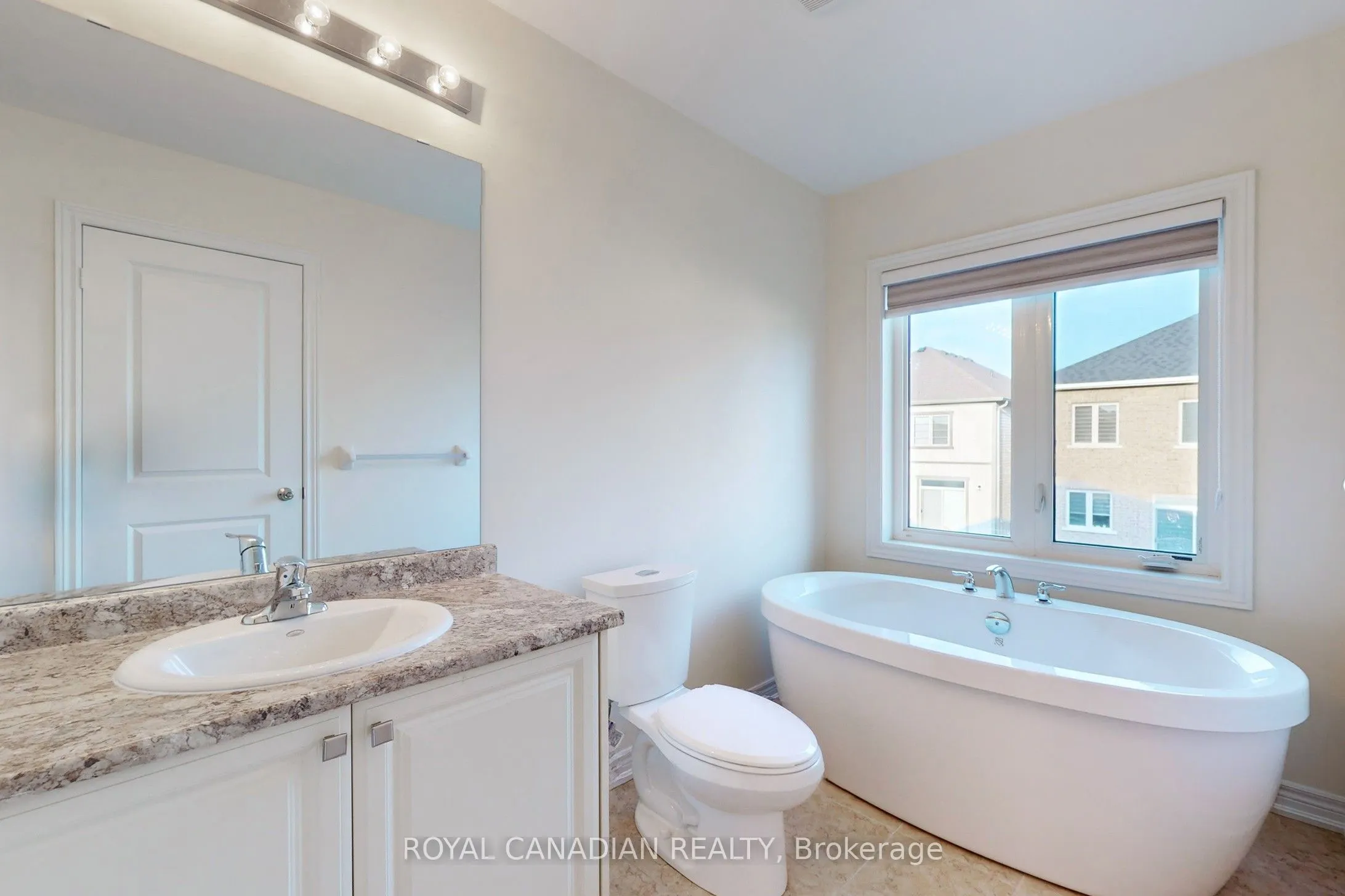 529 Red Elm Road W