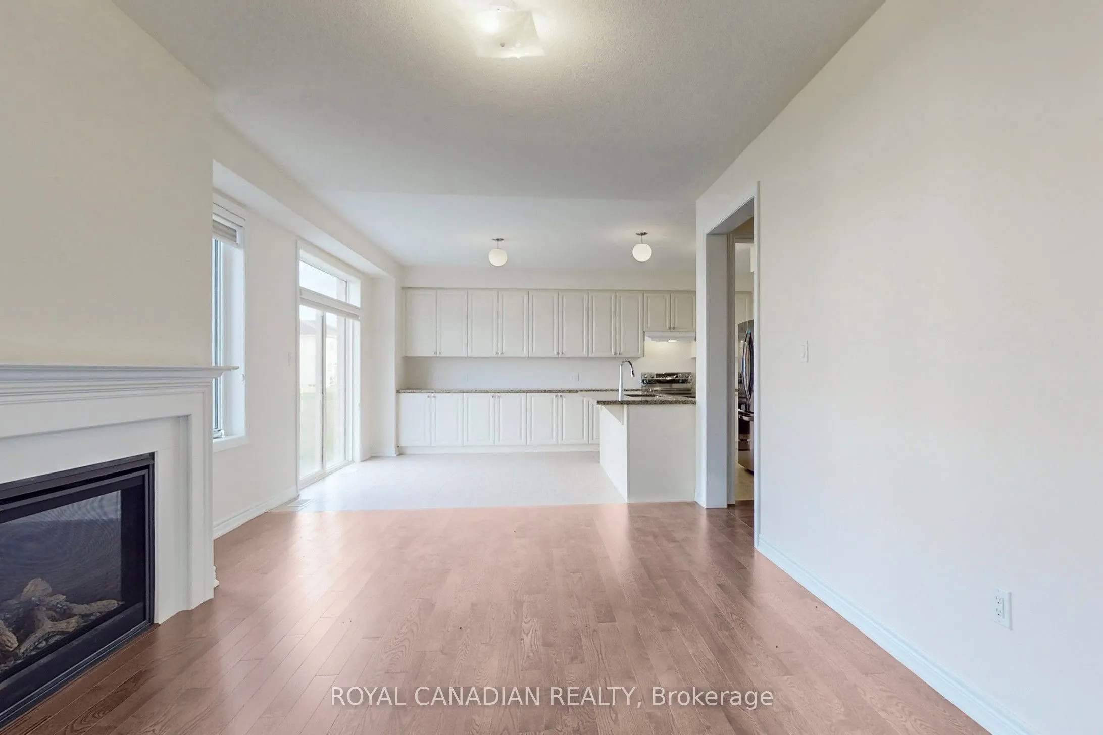 529 Red Elm Road W