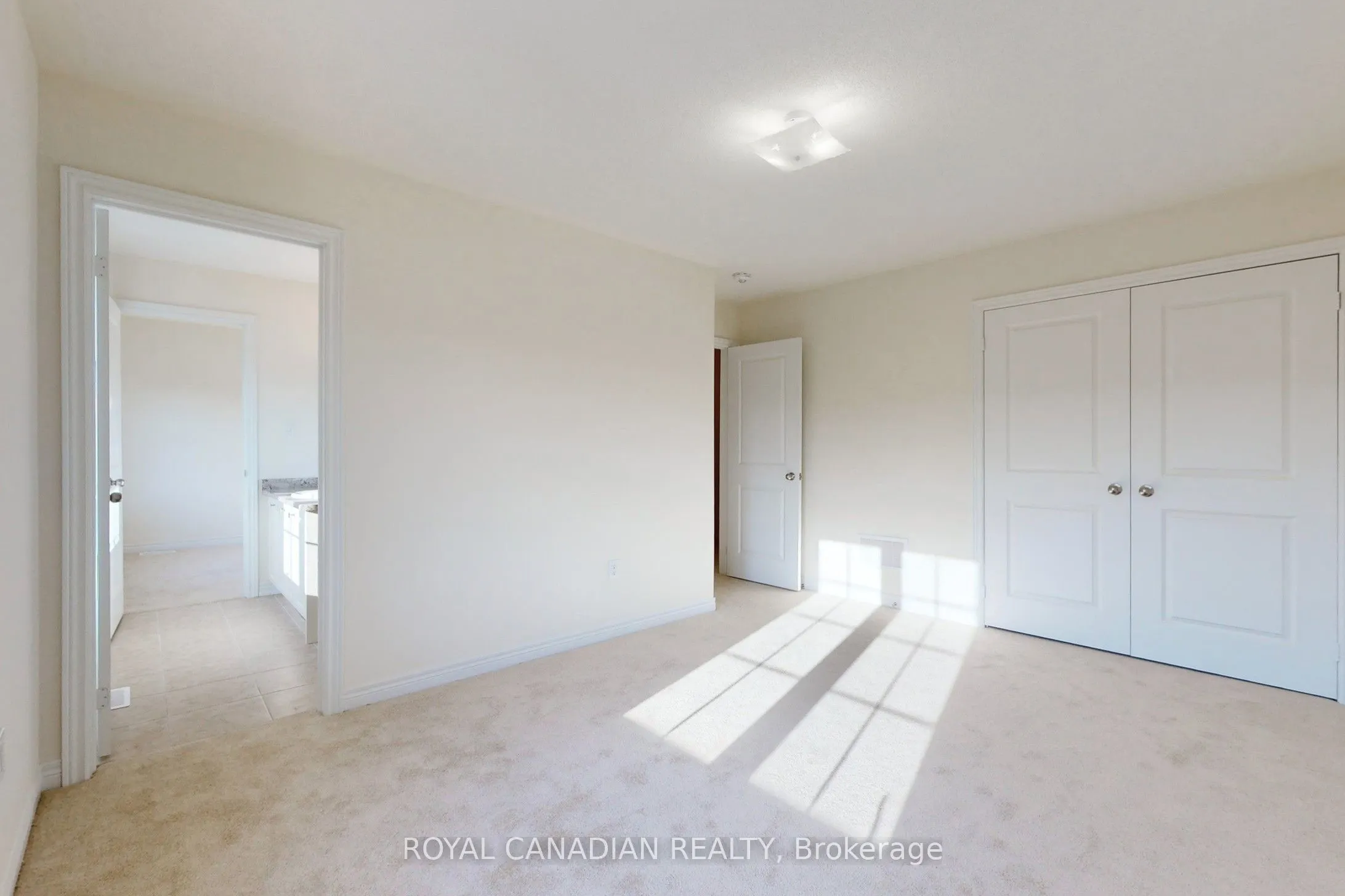 529 Red Elm Road W