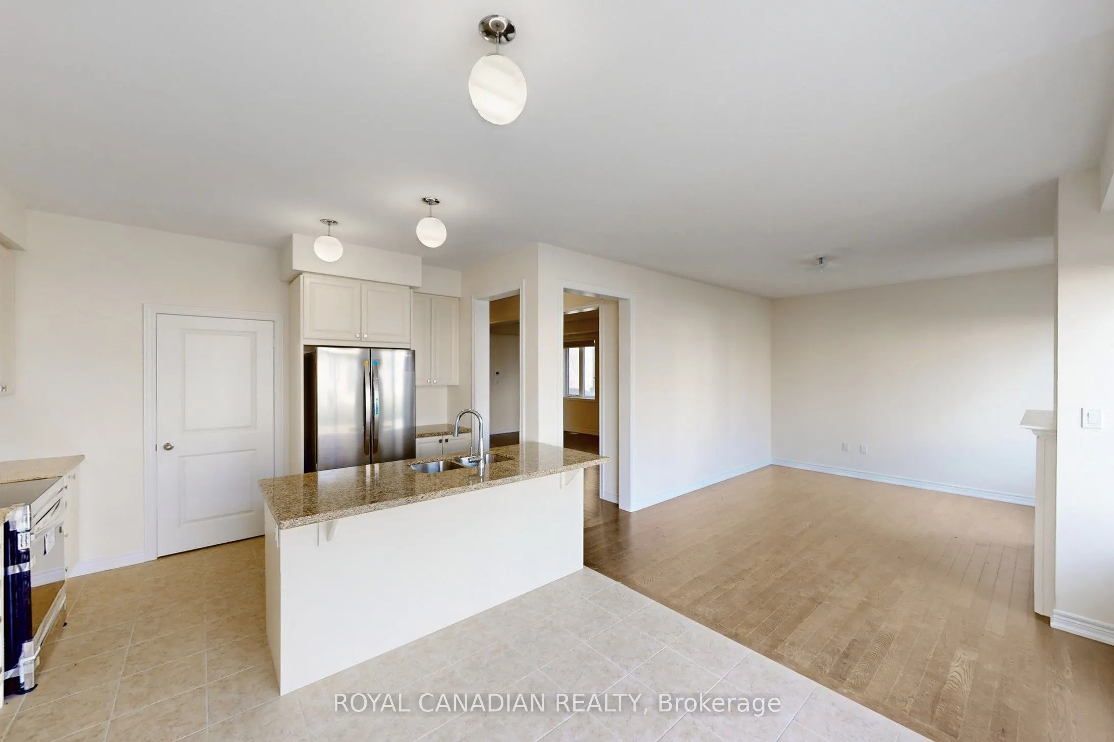 529 Red Elm Road W