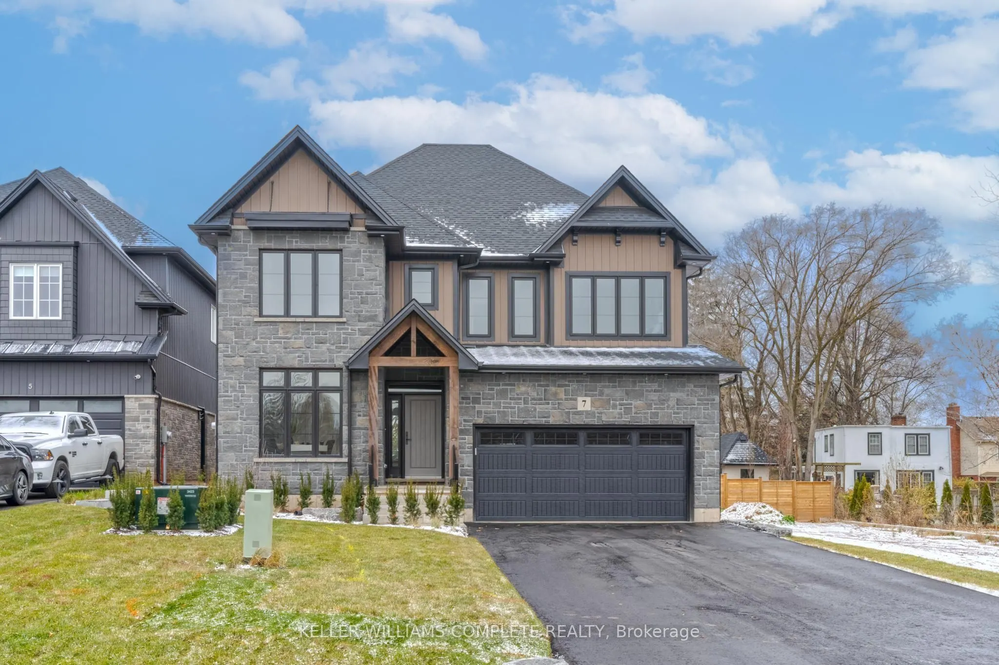 7 Bartlett Avenue