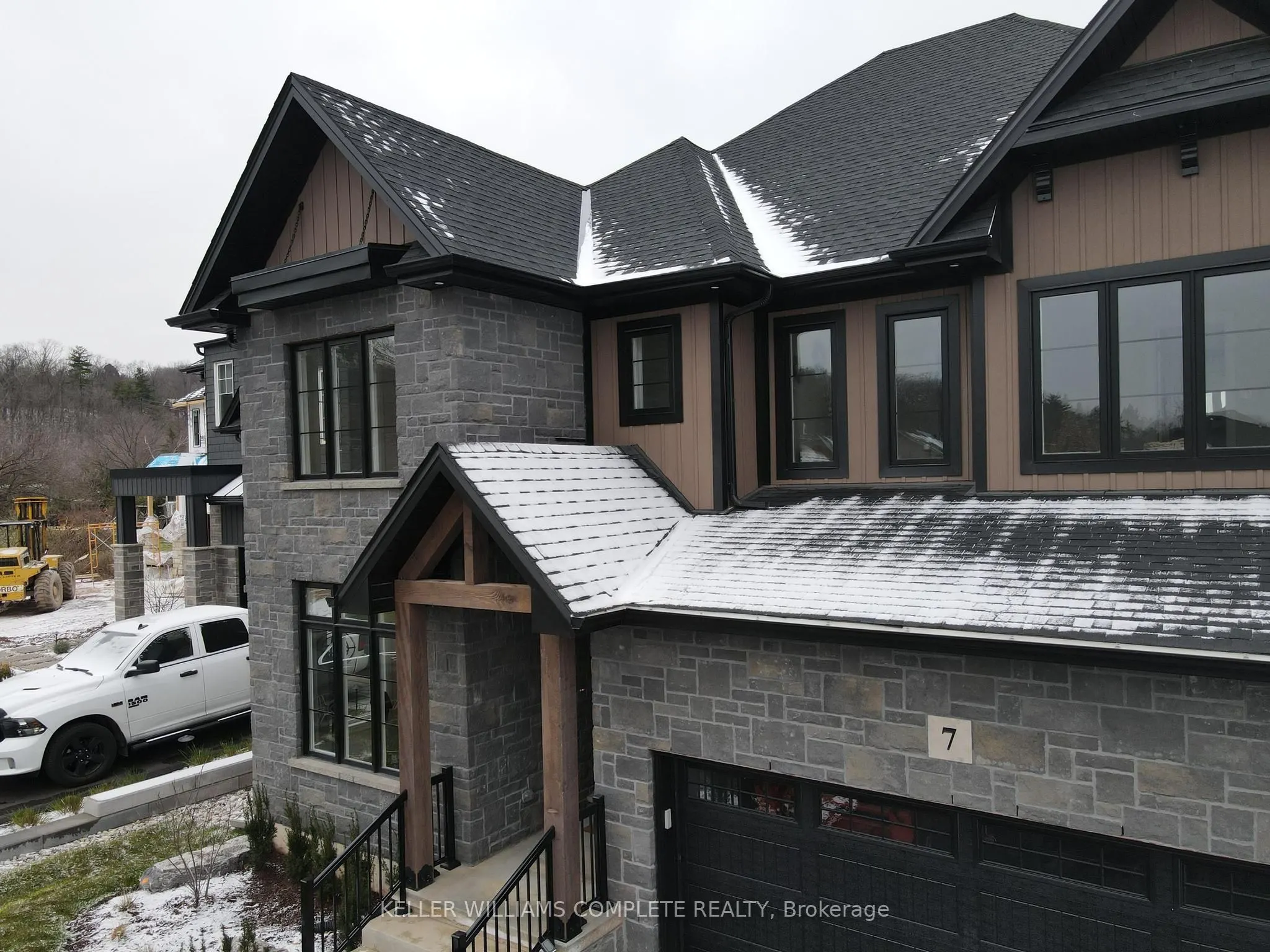 7 Bartlett Avenue