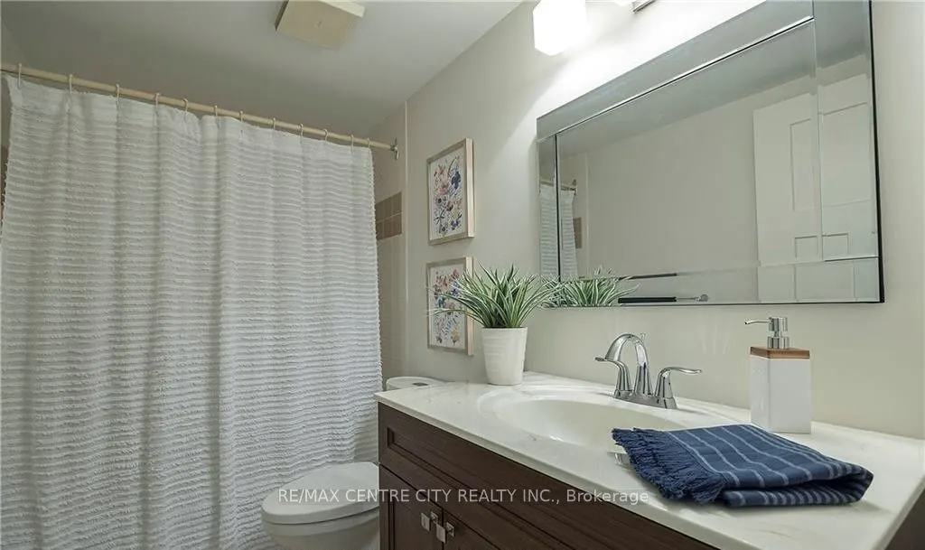 155 Kent Street, #1205