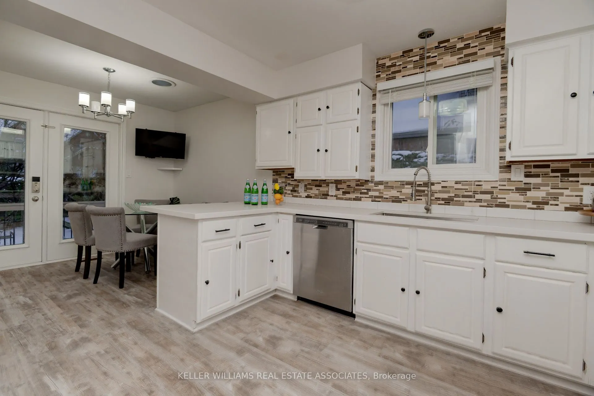 41 Ravine Drive
