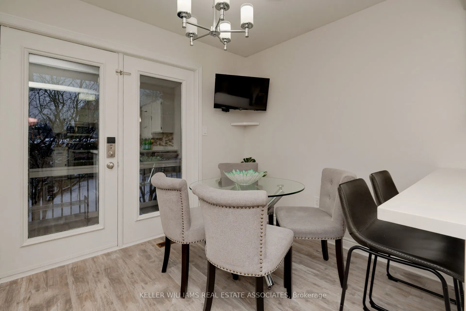 41 Ravine Drive