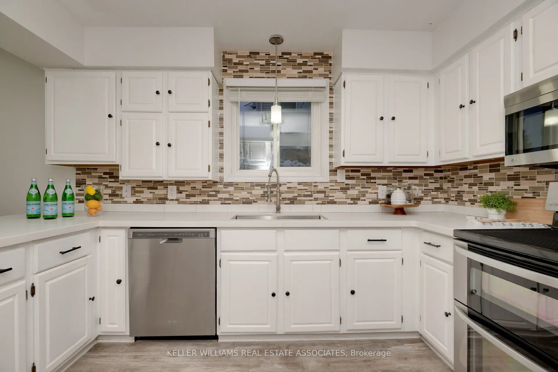 41 Ravine Drive