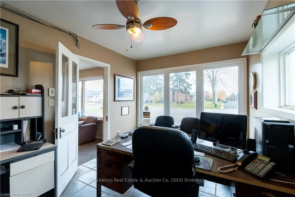 292 QUEEN Street W