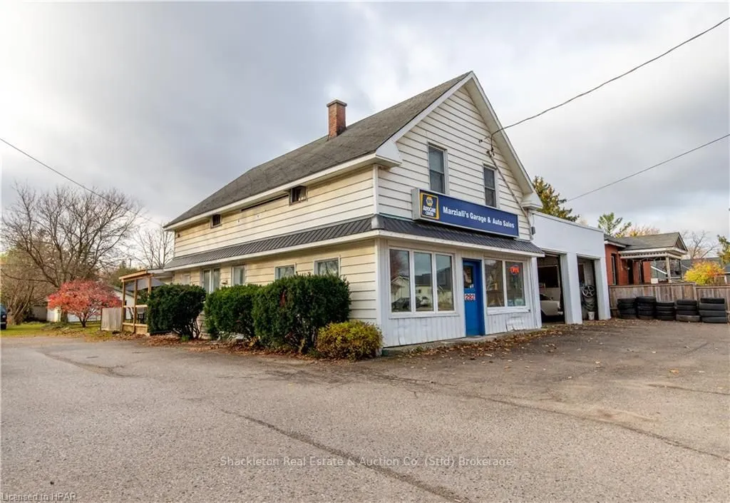 292 QUEEN Street W