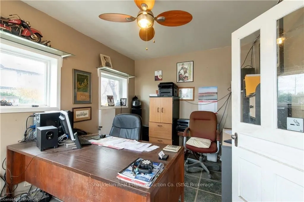 292 QUEEN Street W
