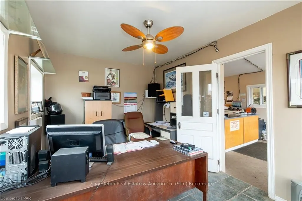 292 QUEEN Street W