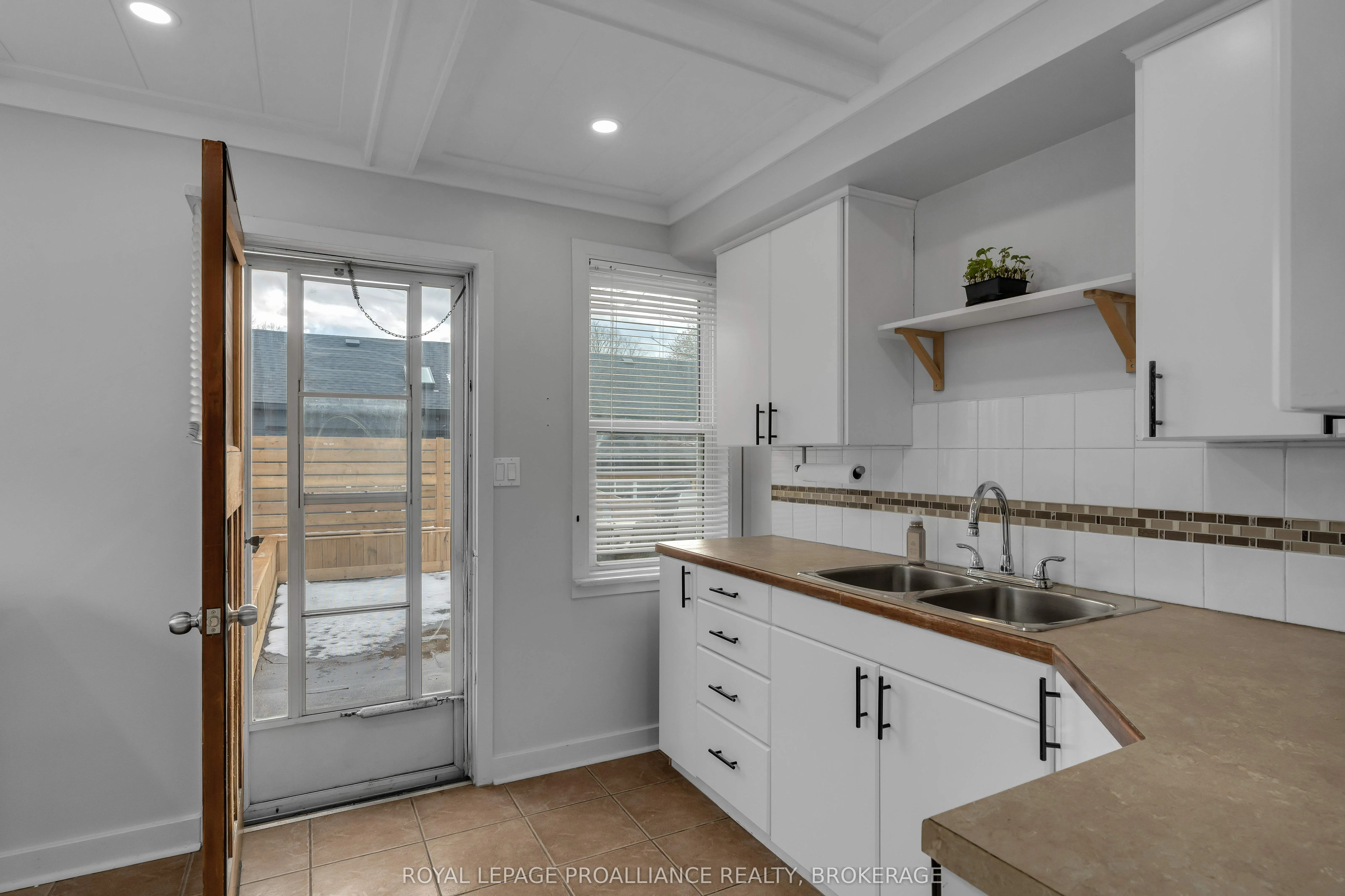 951 Sydenham Road