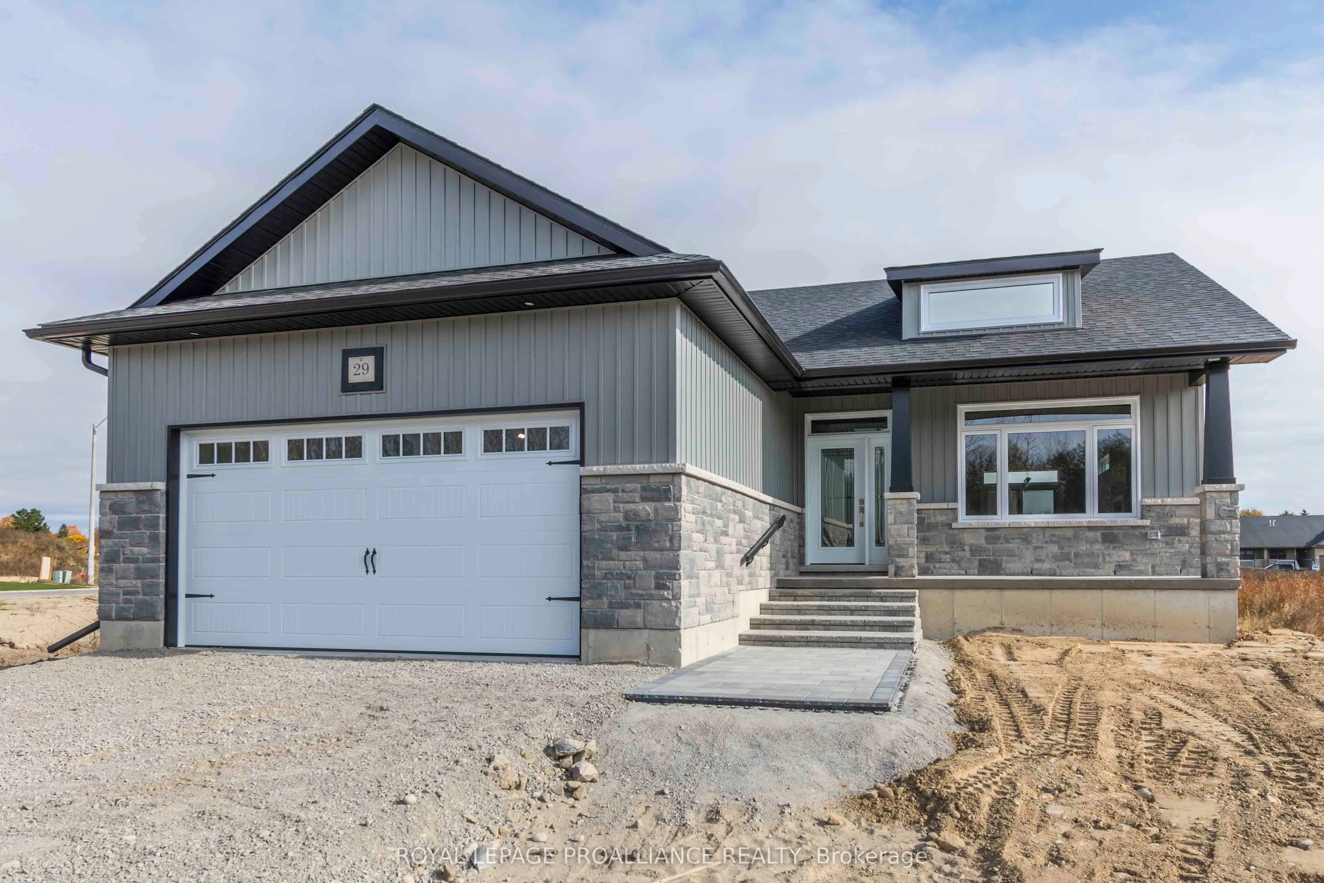 7 MacKenzie John Crescent