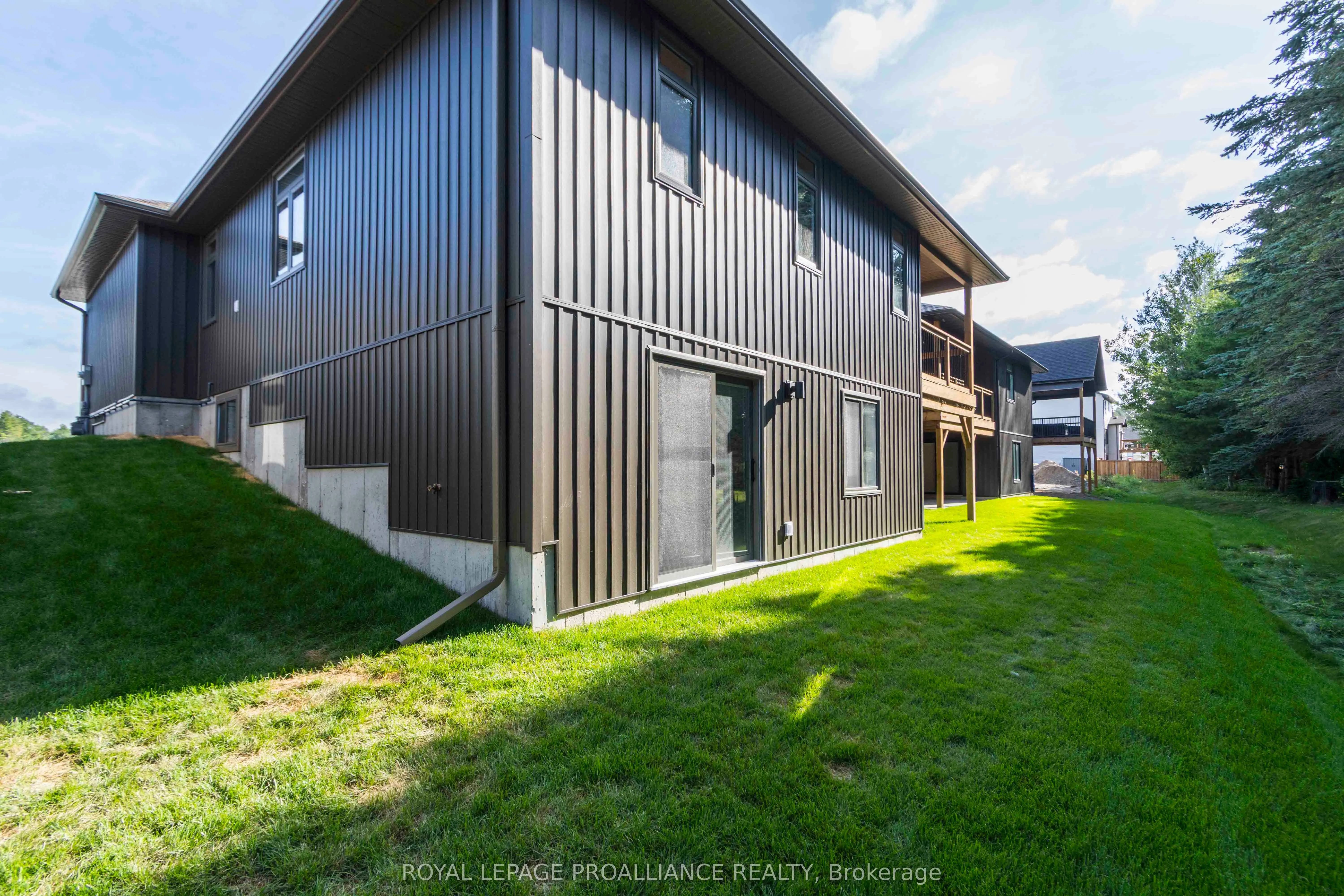 14 MacKenzie John Crescent